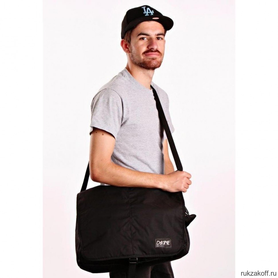 dakine messenger 23l